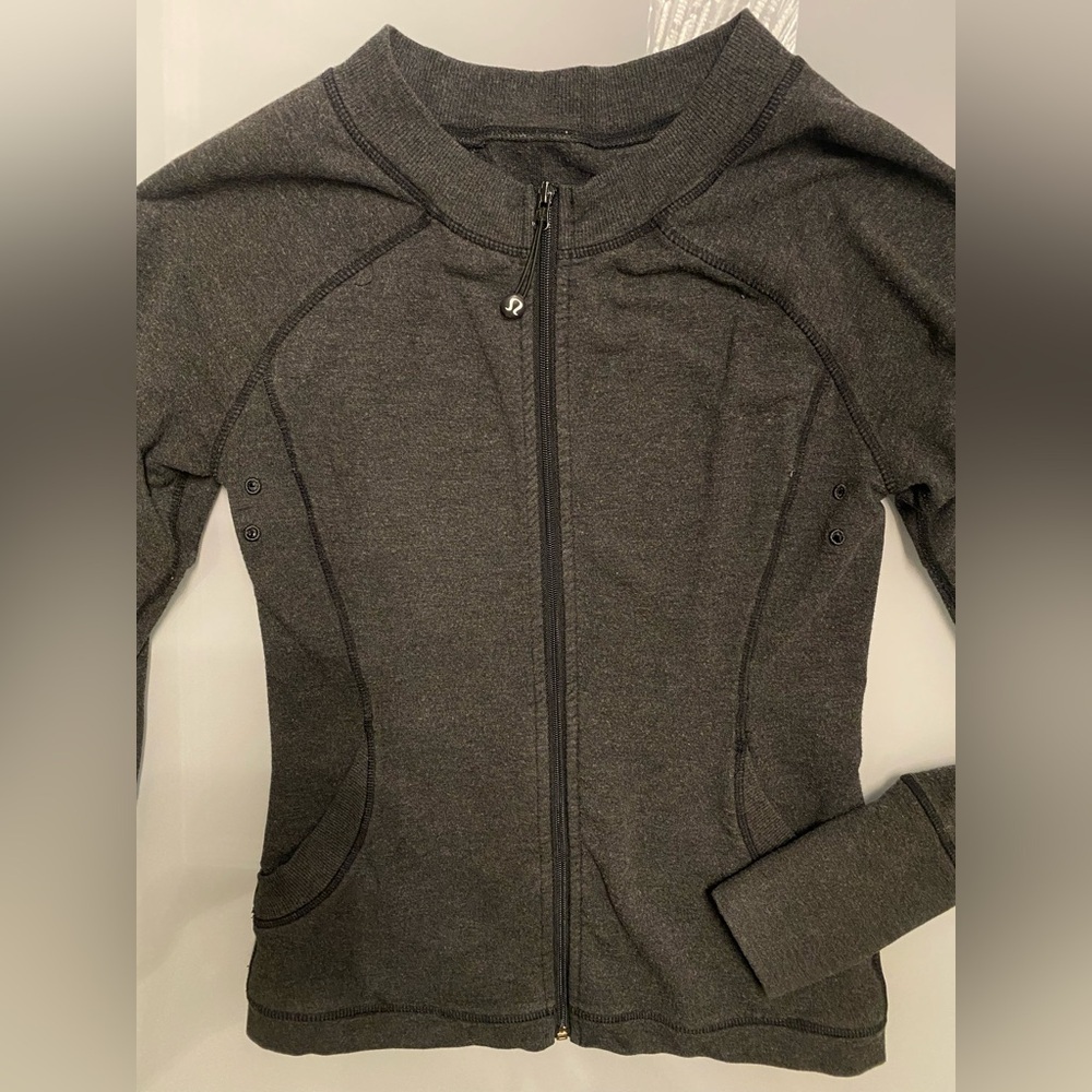 Lululemon grey full zip jacket size 4 - Picture 4 of 5